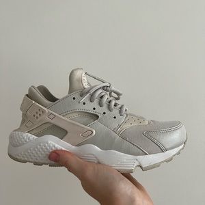 Nike Air Huaraches (phantom light bone)